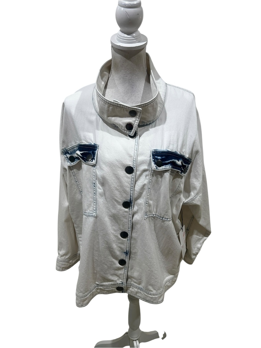 NWot Cabi White Denim Jacket Dark Indigo Pocket Accents funnel collar medium